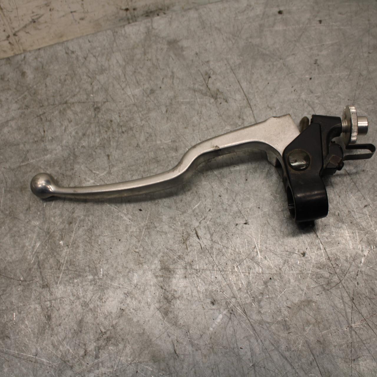 2003 Yamaha YZF R6 CLUTCH PERCH MOUNT WITH LEVER  BB539
