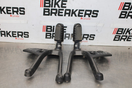 22 HARLEY-DAVIDSON PAN AMERICA 1250 REAR BACK PASSENGER PEG SET PAIR BB910
