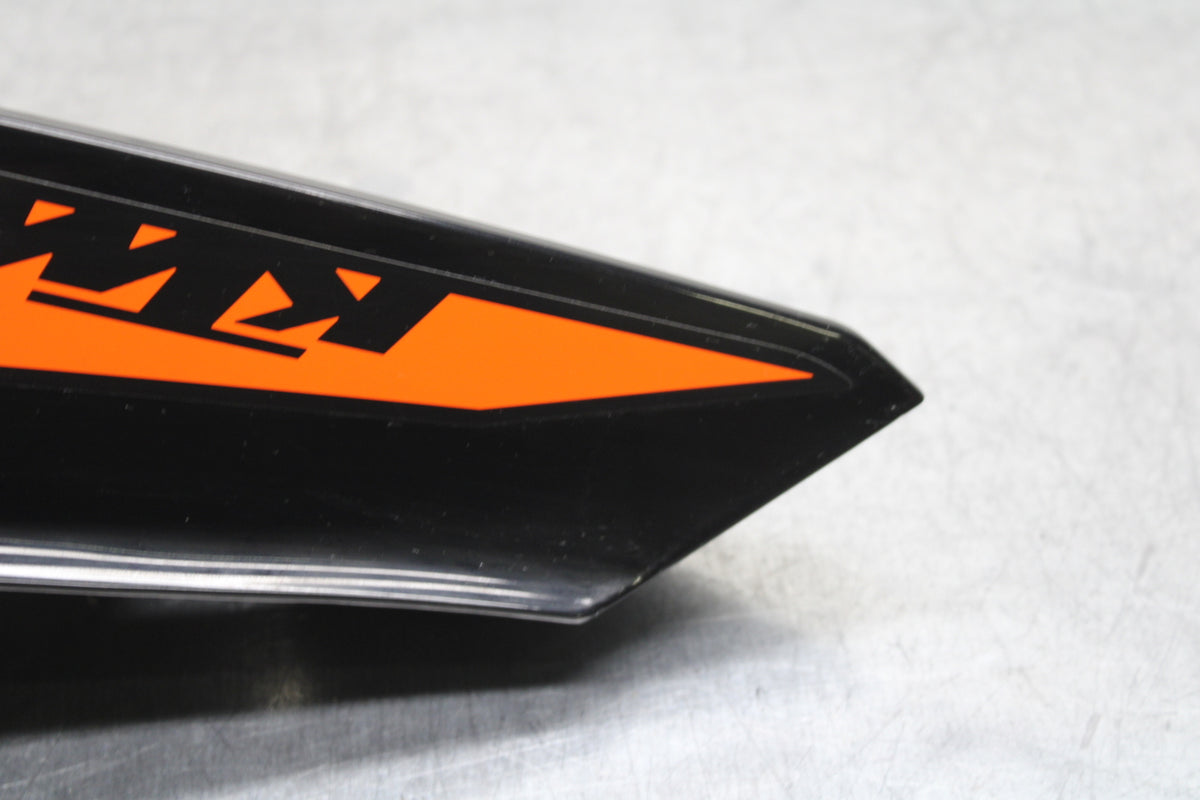 17-24 KTM 390 DUKE RIGHT REAR BACK TAIL FAIRING COWL SHROUD BB734