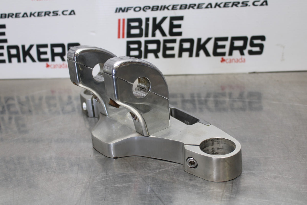 03-08 KAWASAKI VULCAN 1600 FORKS UPPER TRIPLE TREE CLAMP BB196