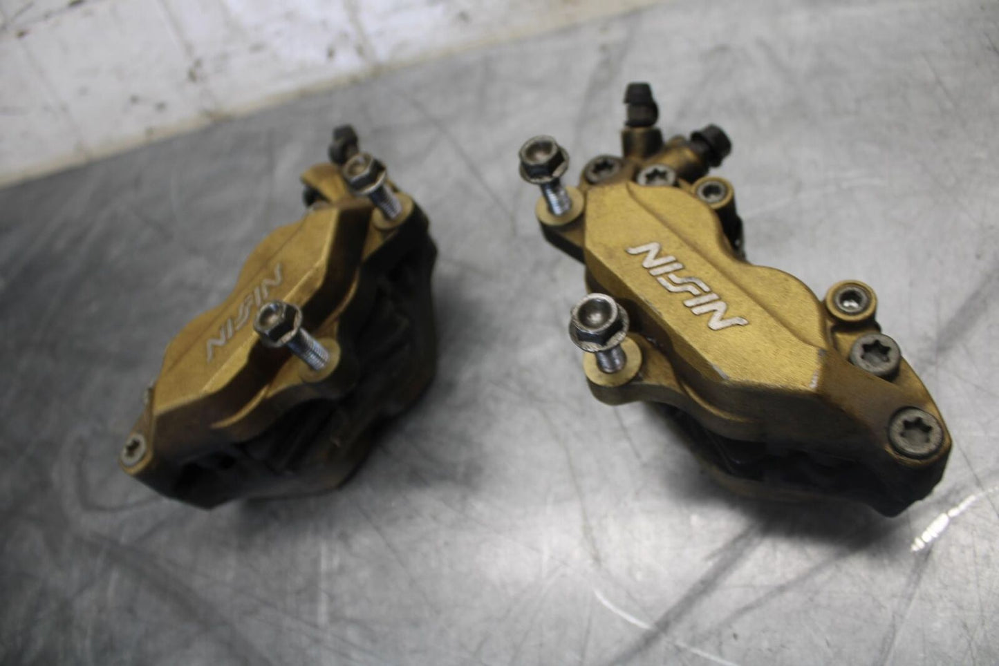 2001 Honda CBR929RR RIGHT LEFT FRONT BRAKE CALIPER SET PAIR CALIPERS BB515