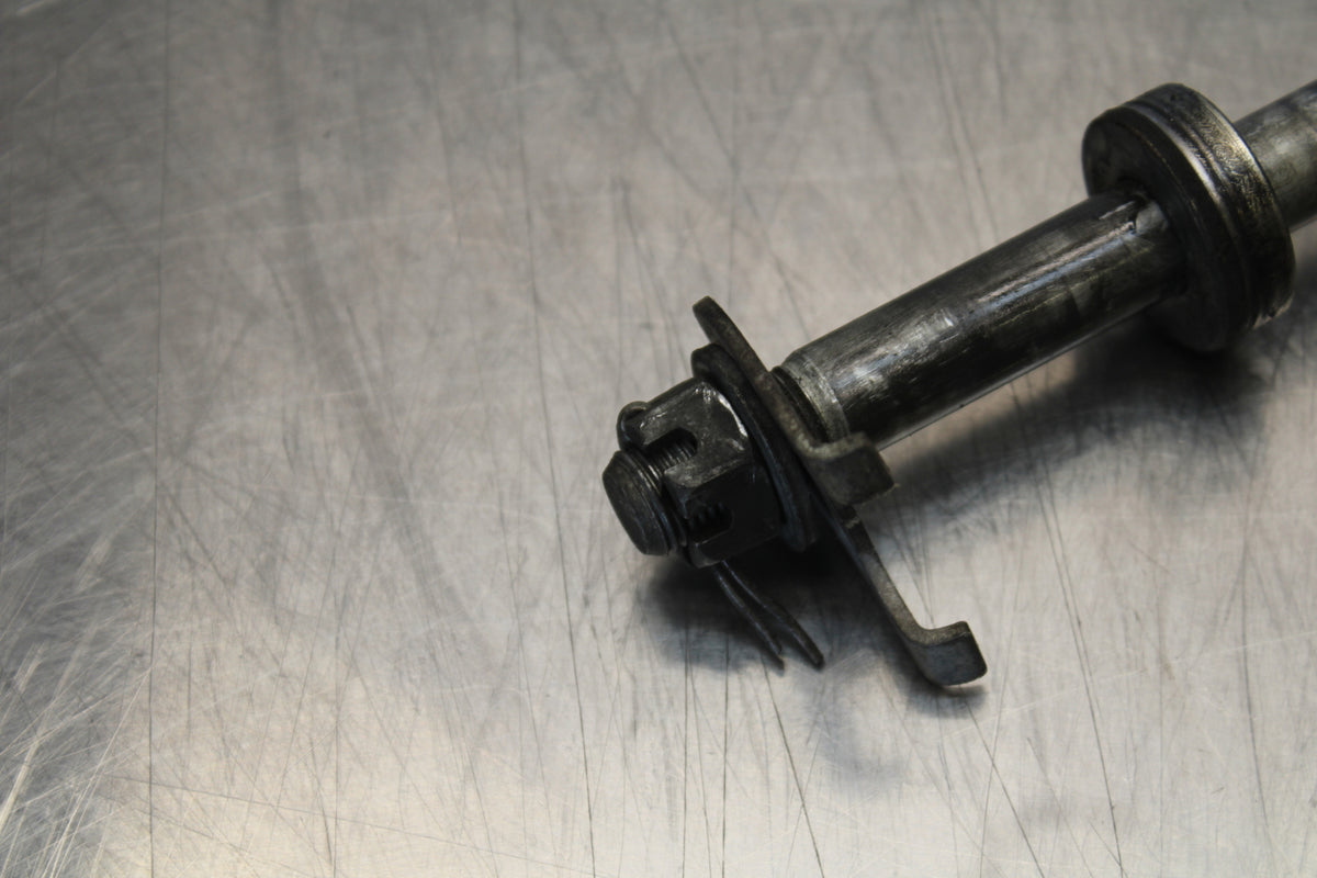 04-09 SUZUKI GS500F REAR AXLE BACK WHEEL RIM PIVOT BOLT AXEL BB165