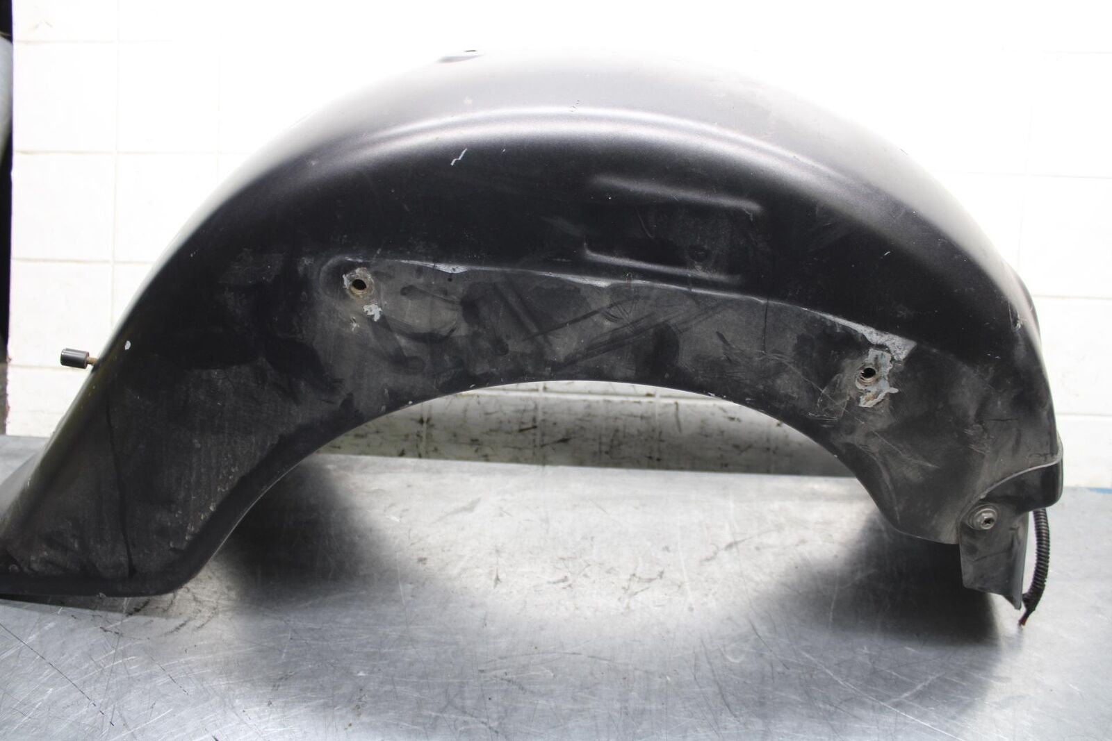 2004 Suzuki Intruder 1500 VL1500 REAR BACK WHEEL FENDER MUD GUARD BB573