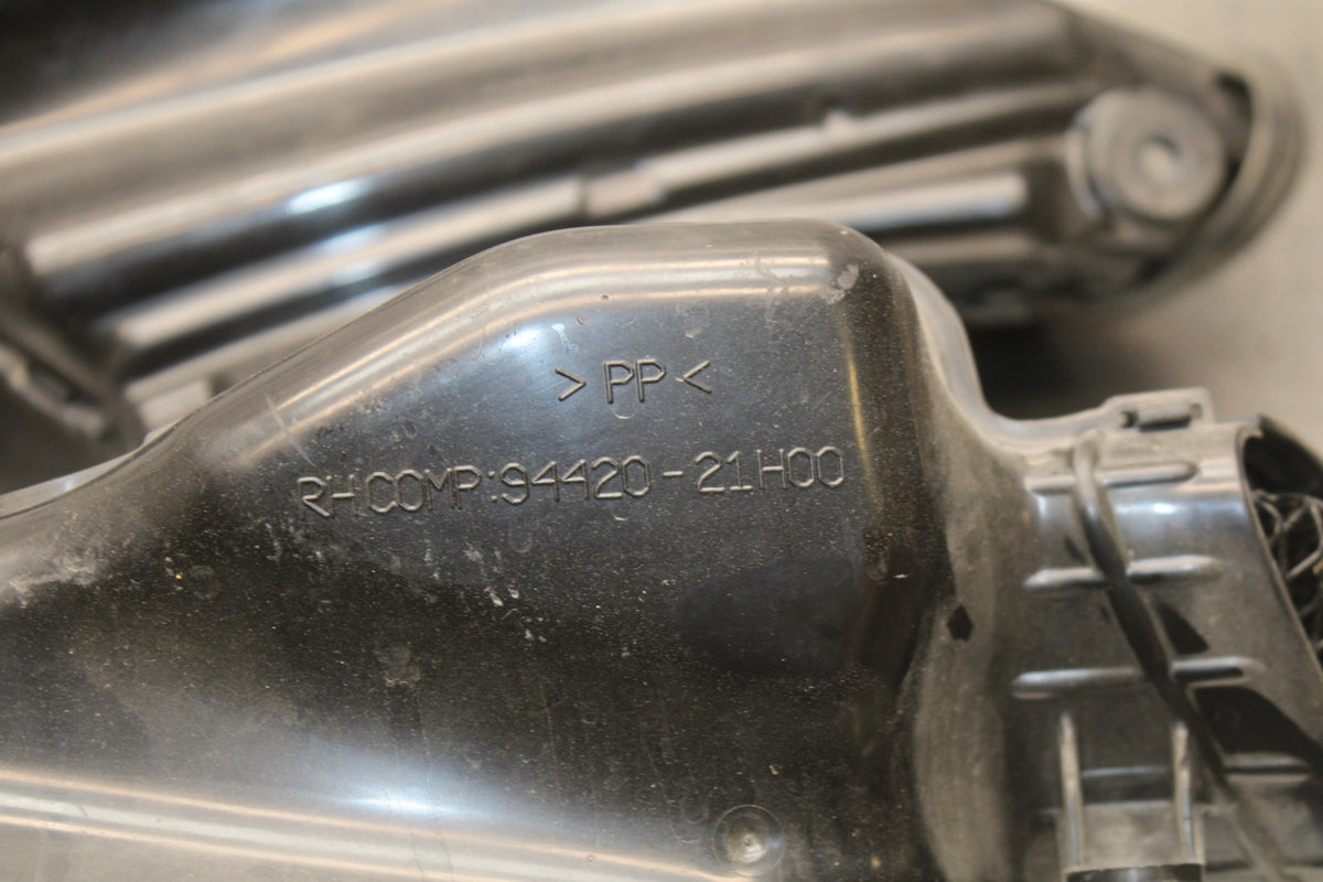 07 SUZUKI GSXR1000 RIGHT LEFT AIR INTAKE DUCTS BB770
