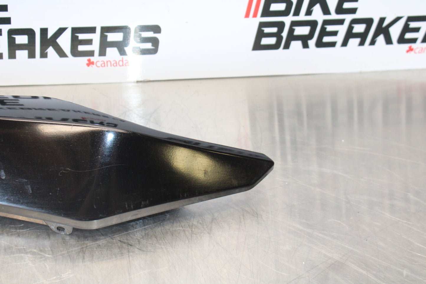09-15 YAMAHA FZ6R RIGHT REAR BACK TAIL FAIRING COWL SHROUD BB161