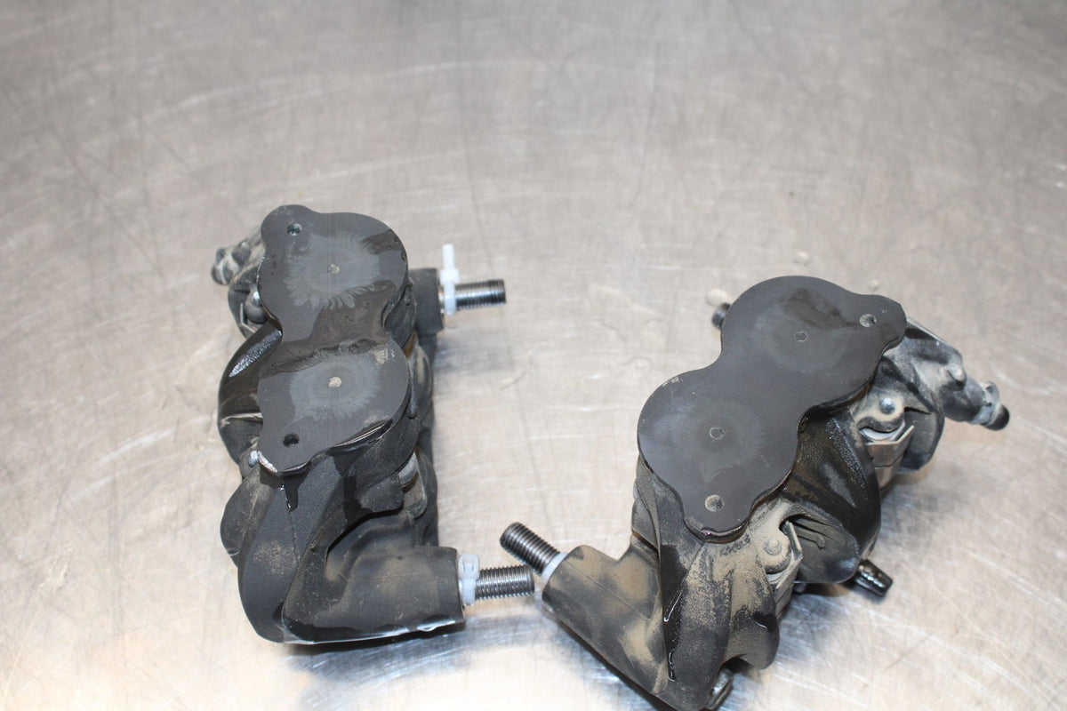 24-25 KAWASAKI NINJA ZX4R RIGHT LEFT FRONT BRAKE CALIPER SET PAIR CALIPERS BB174