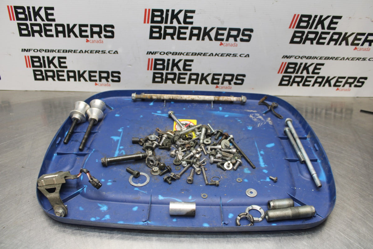 06 SUZUKI SV650S MOUNTING BOLTS HARDWARE MOTOR SCREWS BB783
