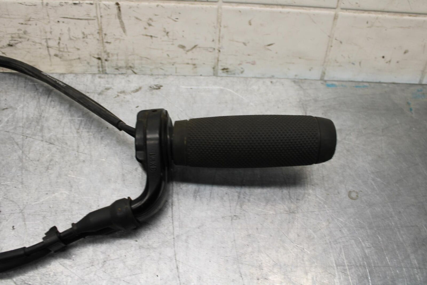 2012 Yamaha FZ8 RIGHT THROTTLE GRIP BB550