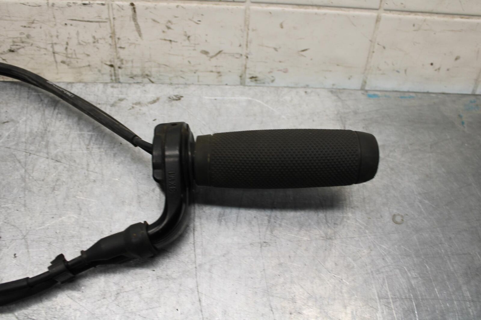 2012 Yamaha FZ8 RIGHT THROTTLE GRIP BB550