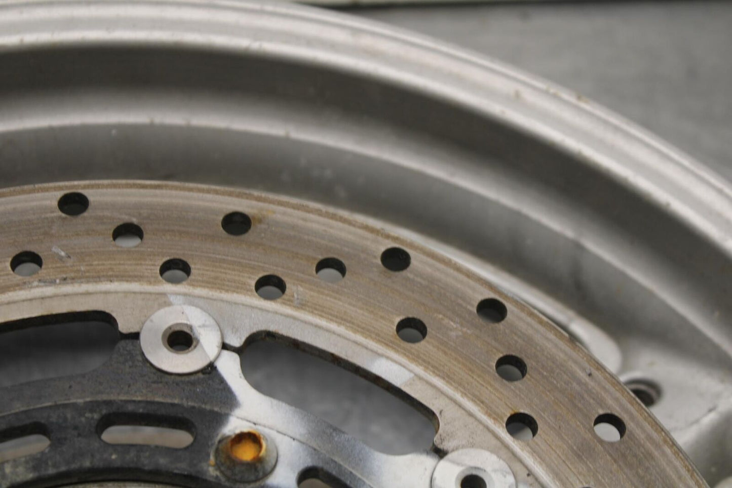 2000 Yamaha YZF R1 FRONT WHEEL AND LEFT RIGHT BRAKE ROTORS DISCS BB633
