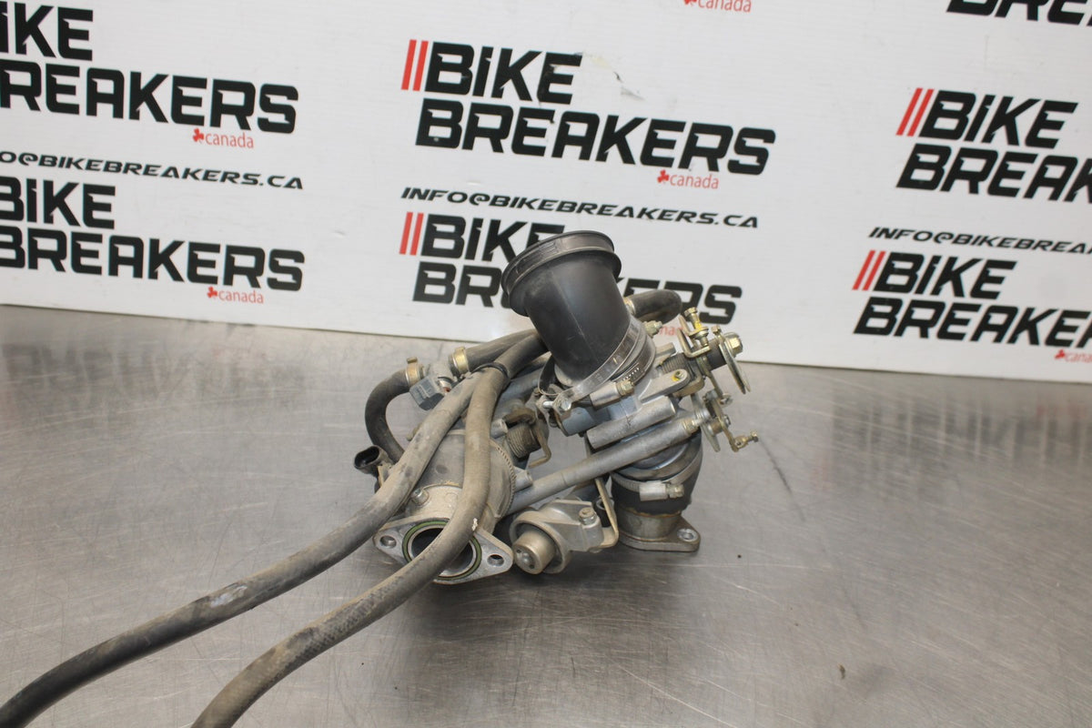 02 DUCATI MONSTER 620 MAIN FUEL INJECTORS / THROTTLE BODIES