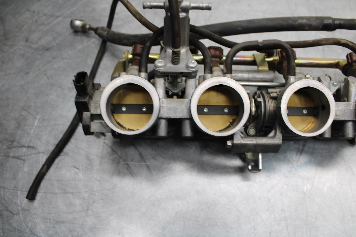 06-07 HONDA CBR1000RR MAIN FUEL INJECTORS / THROTTLE BODIES 16401-MEL-A21 BB464
