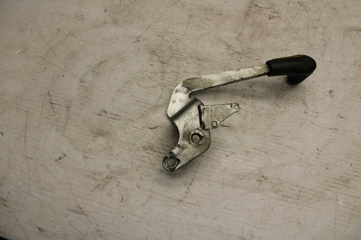 09 YAMAHA FZ6 RIGHT REARSET BRAKE FOOT PEDAL BB295