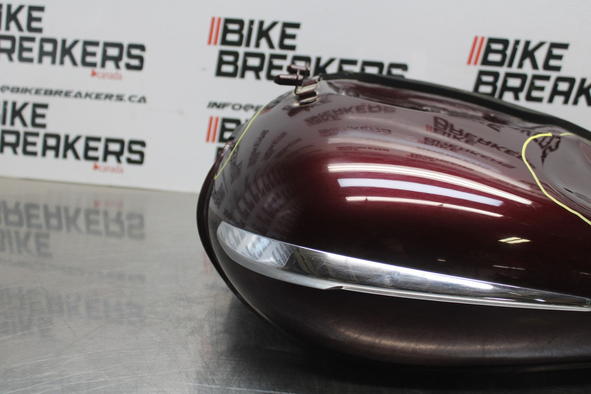 05-06 YAMAHA ROYAL STAR GAS TANK FUEL PETROL RESERVOIR BB697