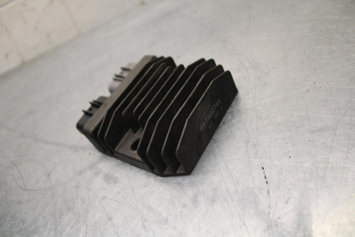 18-20 YAMAHA MT-07  MT-07 ABS RECTIFIER VOLTAGE REGULATOR BB454