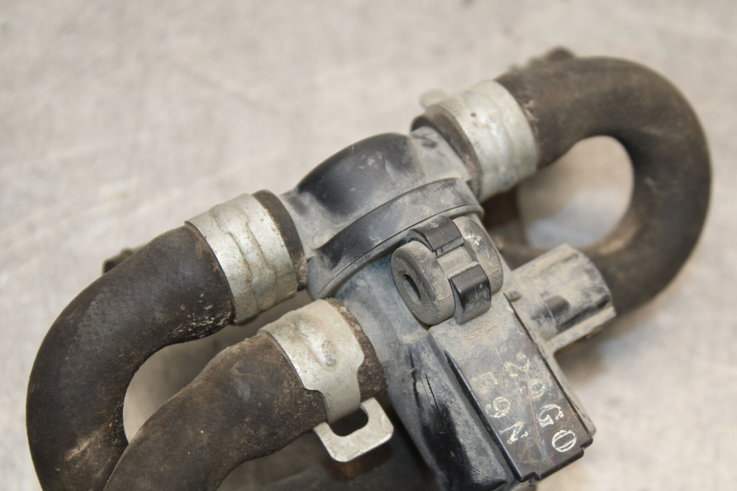 05-06 SUZUKI GSXR1000 AIR VALVE SOLENOID TOP ENGINE SENSOR 18510-29G00 BB663