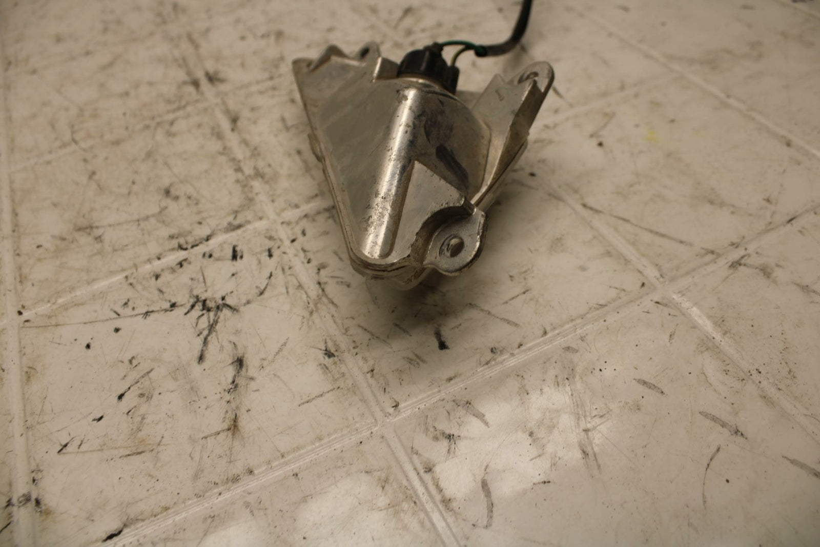 19-20 KAWASAKI NINJA ZX6R ZX636 LEFT REAR TURN SIGNAL LIGHT INDICATOR BB407