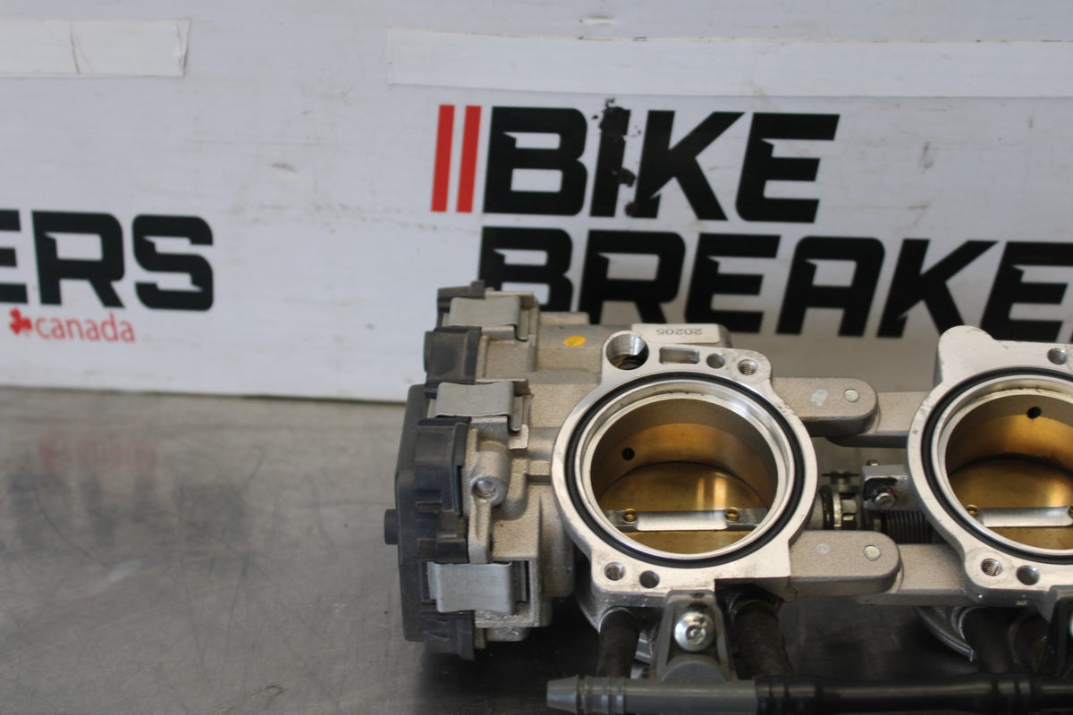 20-23 APRILIA RS660 MAIN FUEL INJECTORS / THROTTLE BODIES BB889