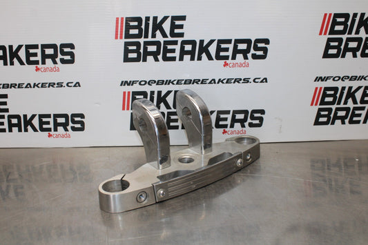 03-08 KAWASAKI VULCAN 1600 FORKS UPPER TRIPLE TREE CLAMP BB196