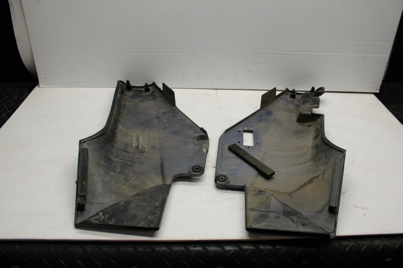 86-06 KAWASAKI CONCOURS 1000 ZG1000A RIGHT LEFT FRONT SEAT PANELS TRIMS  BB292  