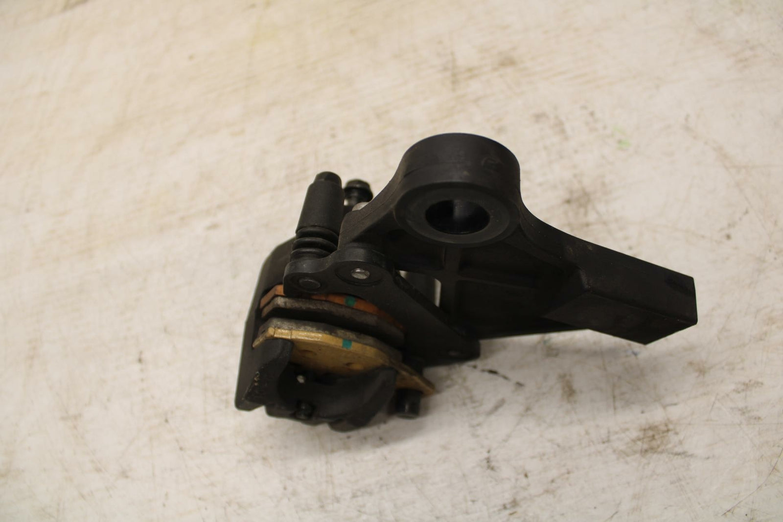 11-12 KAWASAKI NINJA 400 EX400 C REAR BACK BRAKE CALIPER W MOUNT BRACKET BB358