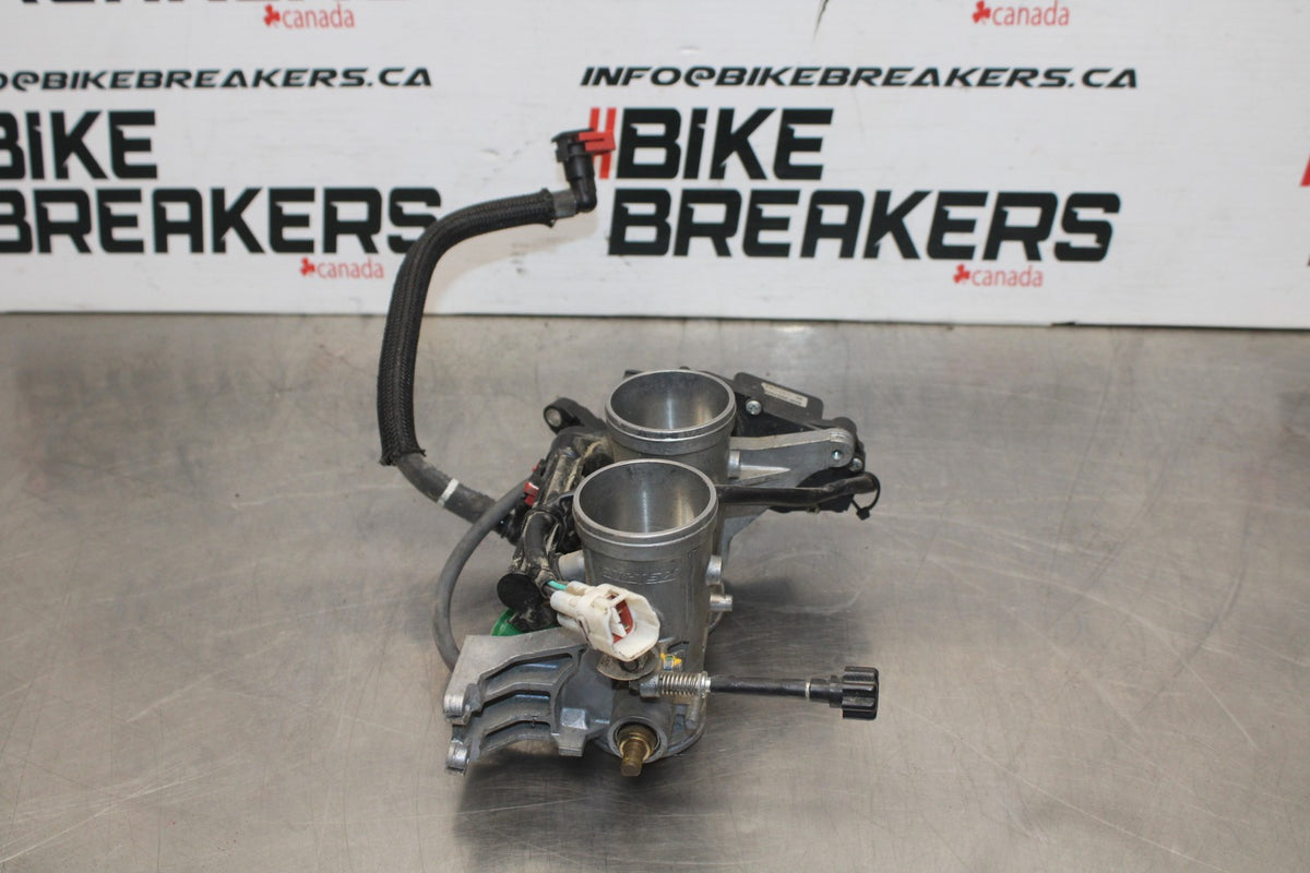 13-17 KAWASAKI NINJA 300 MAIN FUEL INJECTORS / THROTTLE BODIES BB429