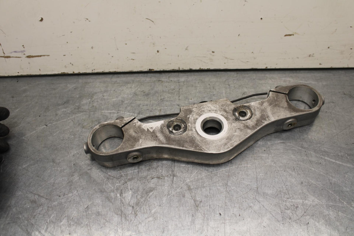 03-08 KAWASAKI VULCAN 1600 FORKS UPPER TRIPLE TREE CLAMP BB616