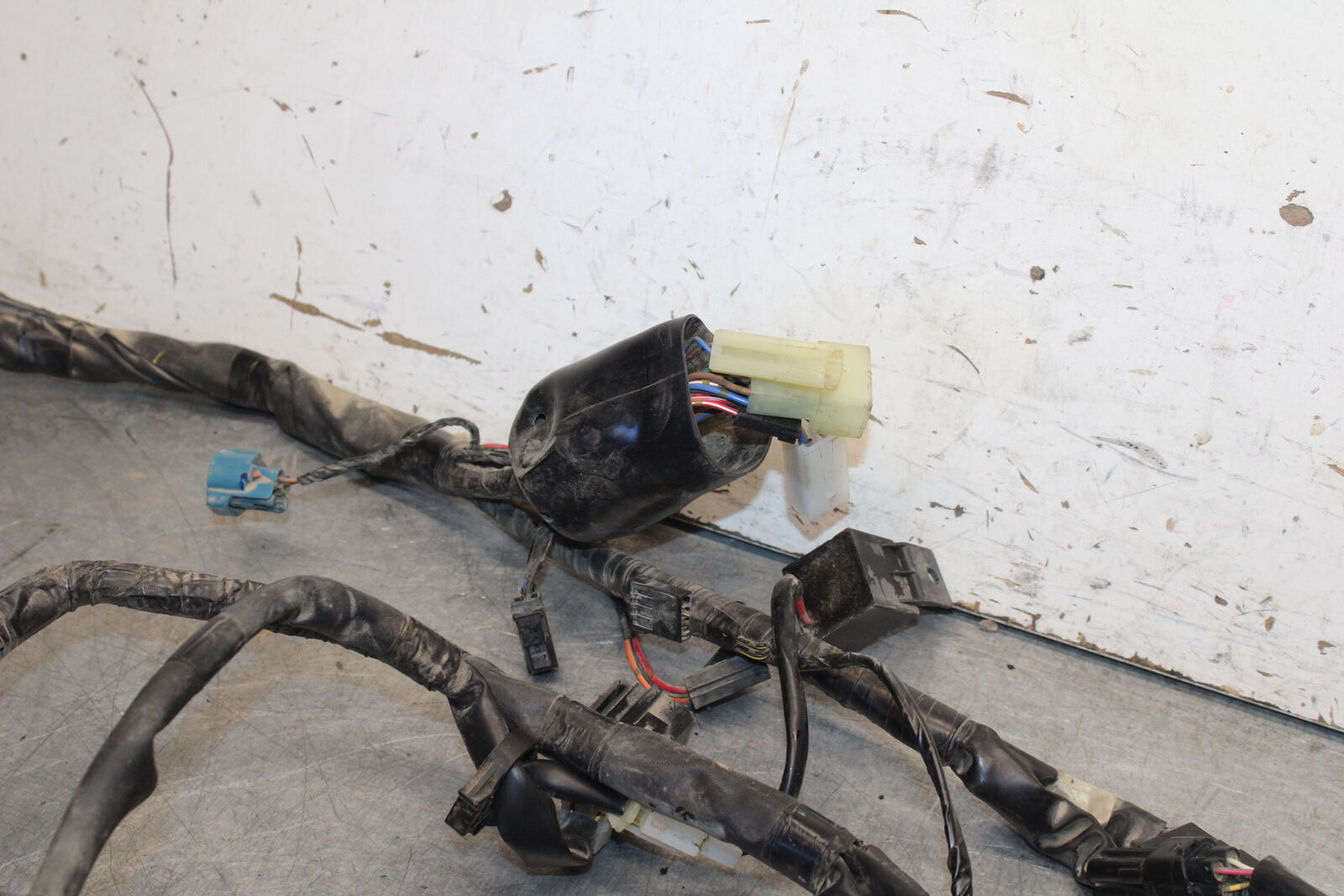 09-15 YAMAHA FZ6R MAIN ENGINE WIRING HARNESS MOTOR WIRE LOOM BB686