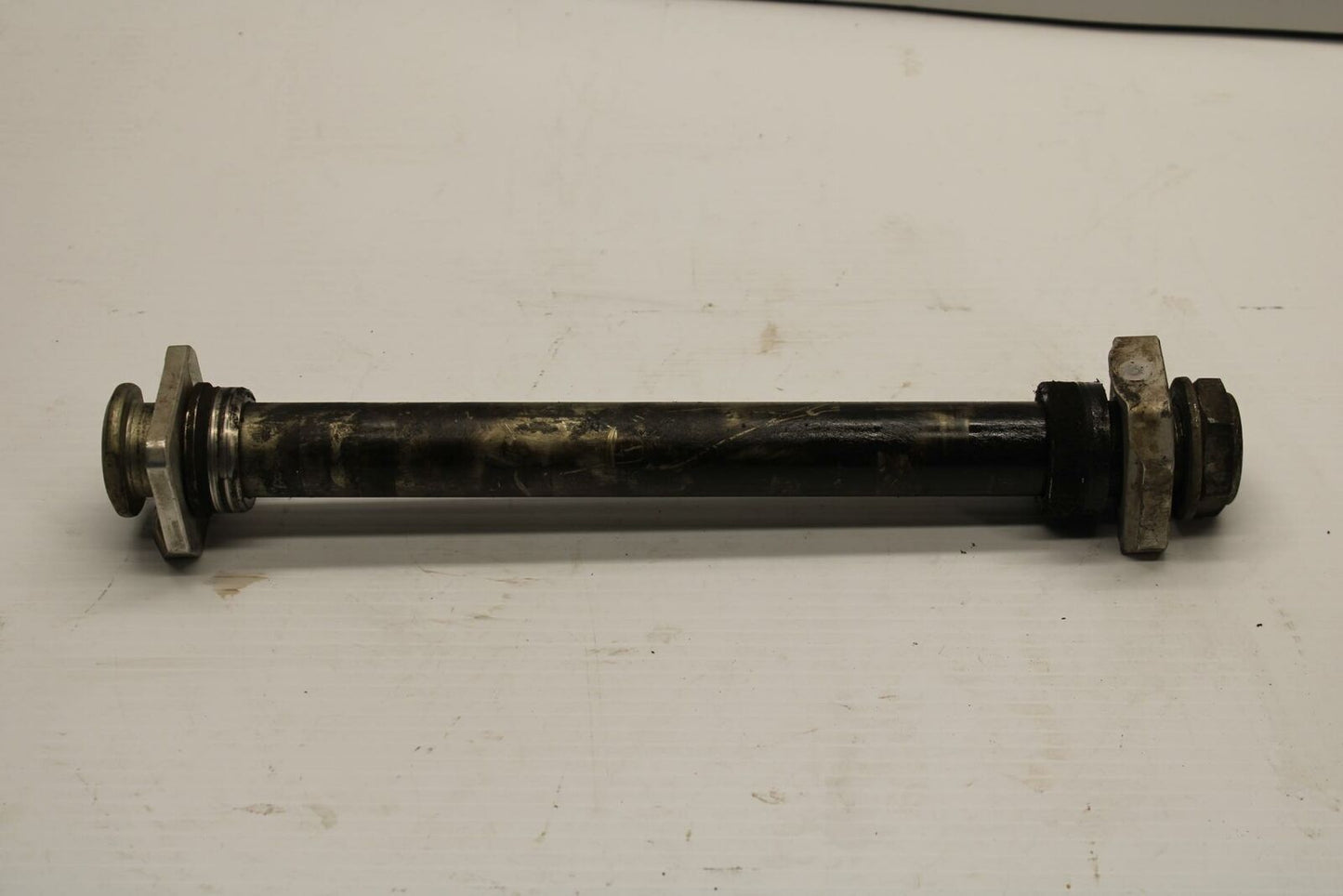 08-09 SUZUKI GSXR600 REAR AXLE BACK WHEEL RIM PIVOT BOLT AXEL BB244