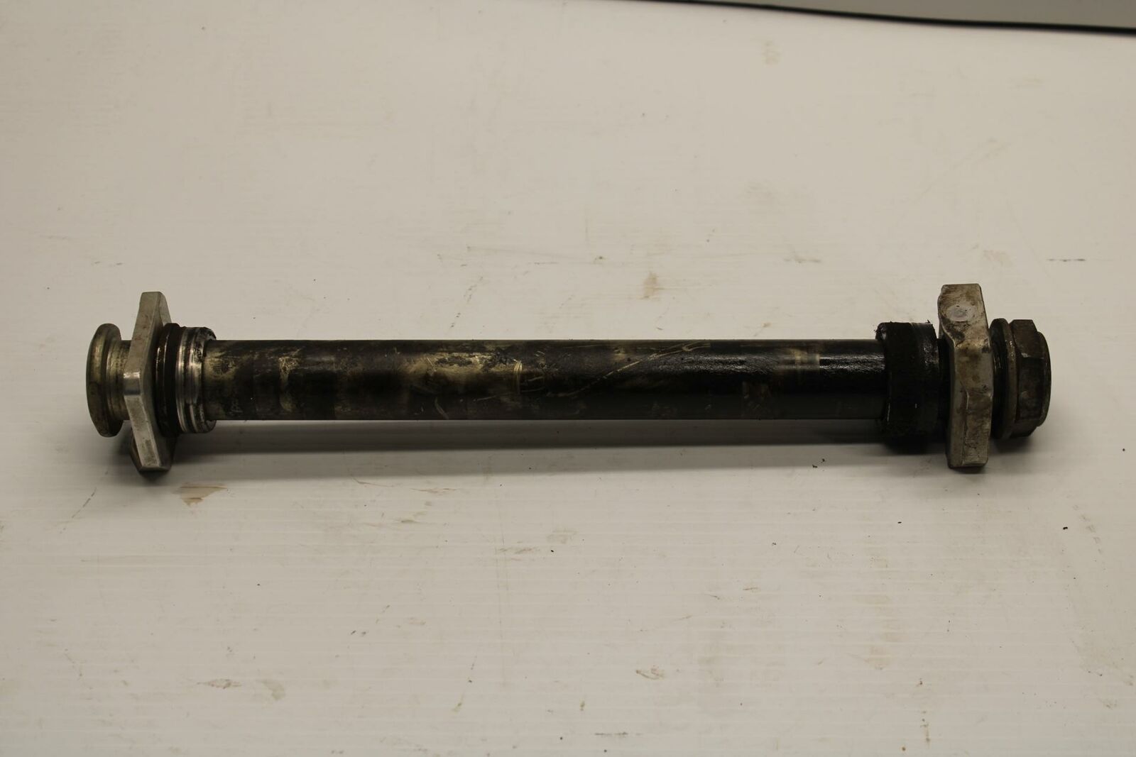 08-09 SUZUKI GSXR600 REAR AXLE BACK WHEEL RIM PIVOT BOLT AXEL BB244