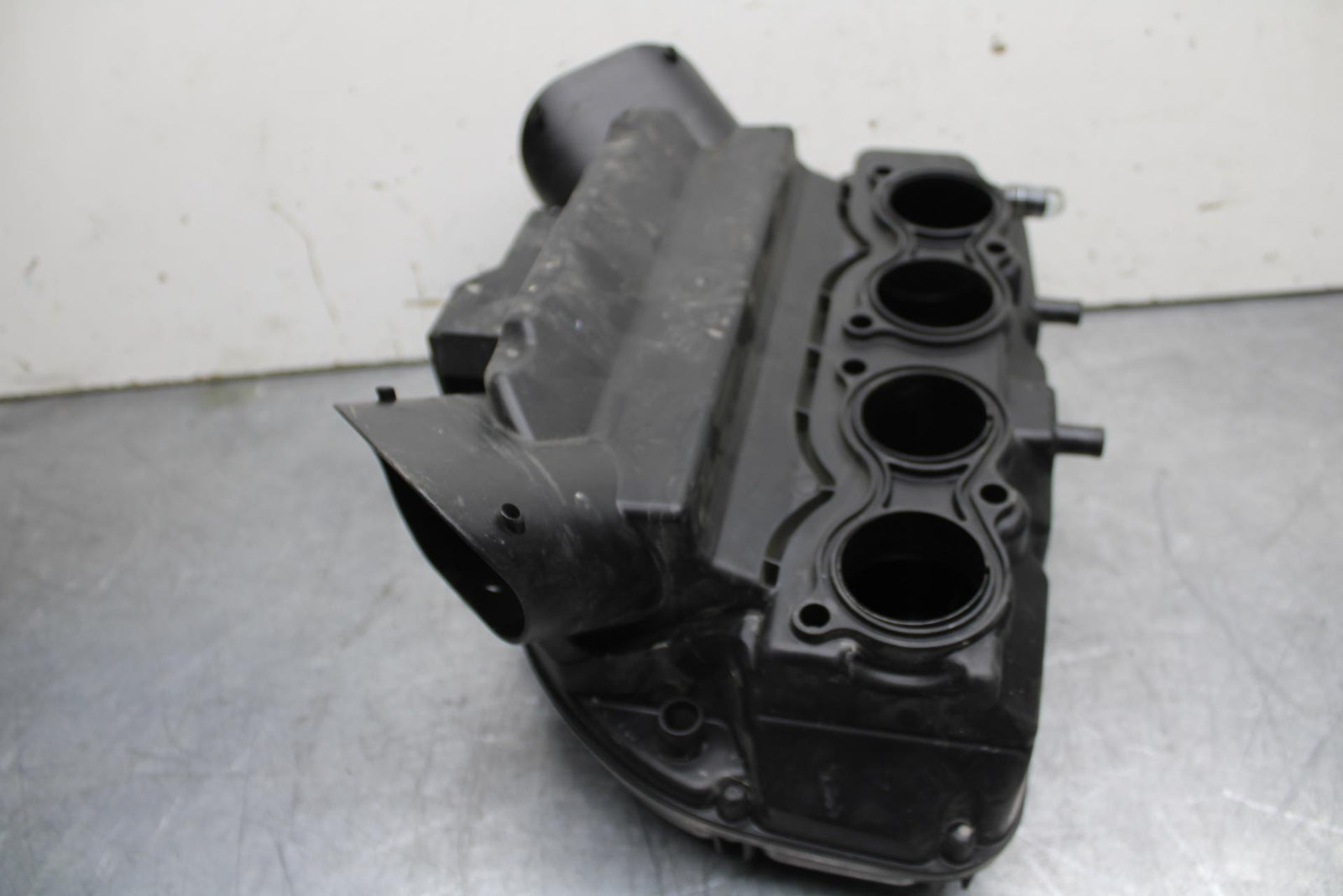 11-23 SUZUKI GSXR 750 AIRBOX AIR INTAKE FILTER BOX BB630