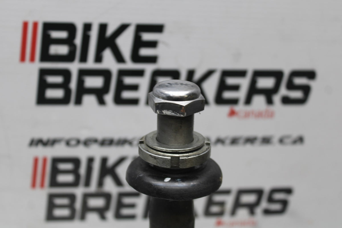 15 SUZUKI GW250F FRONT FORKS CLAMP LOWER TRIPLE TREE STEM BB789