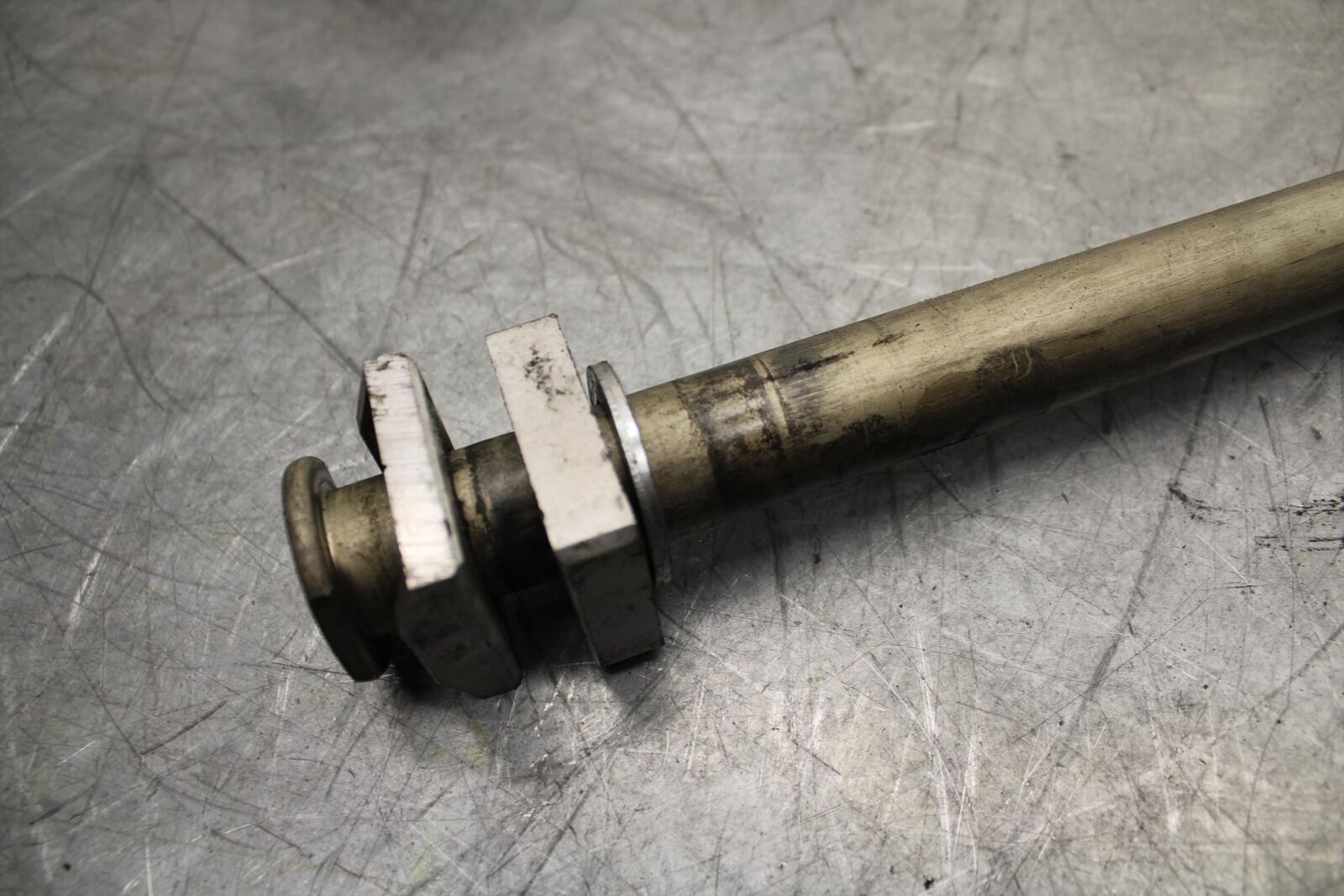 2009 Kawasaki Ninja ZX6R ZX600R REAR AXLE BACK WHEEL RIM PIVOT BOLT AXEL BB548