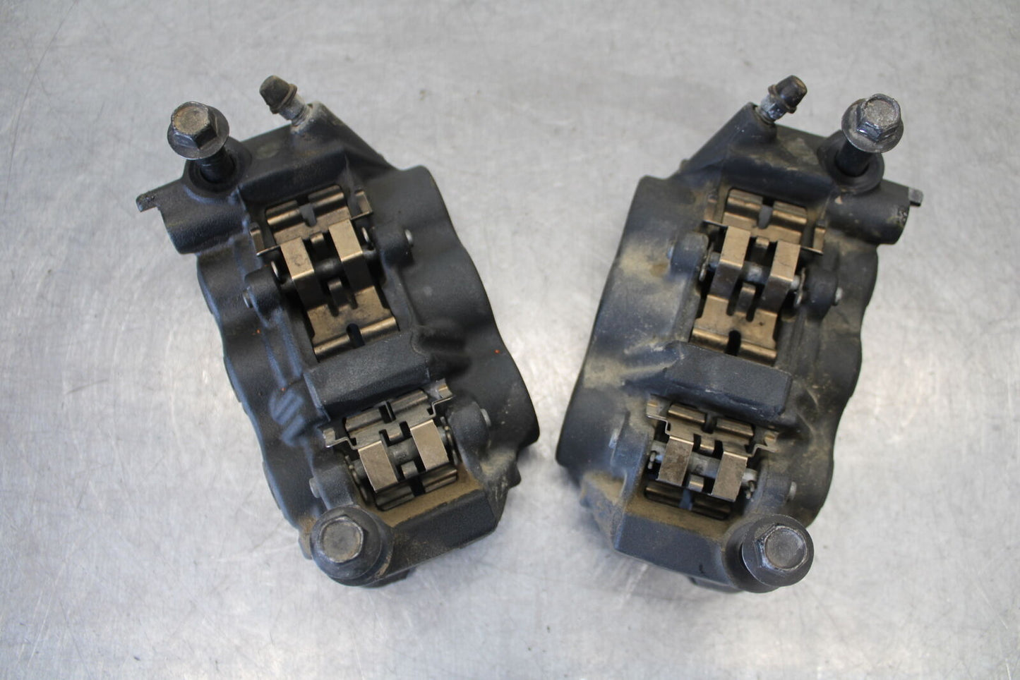 09-14 YAMAHA YZF R1 RIGHT LEFT FRONT BRAKE CALIPER SET PAIR CALIPERS BB696