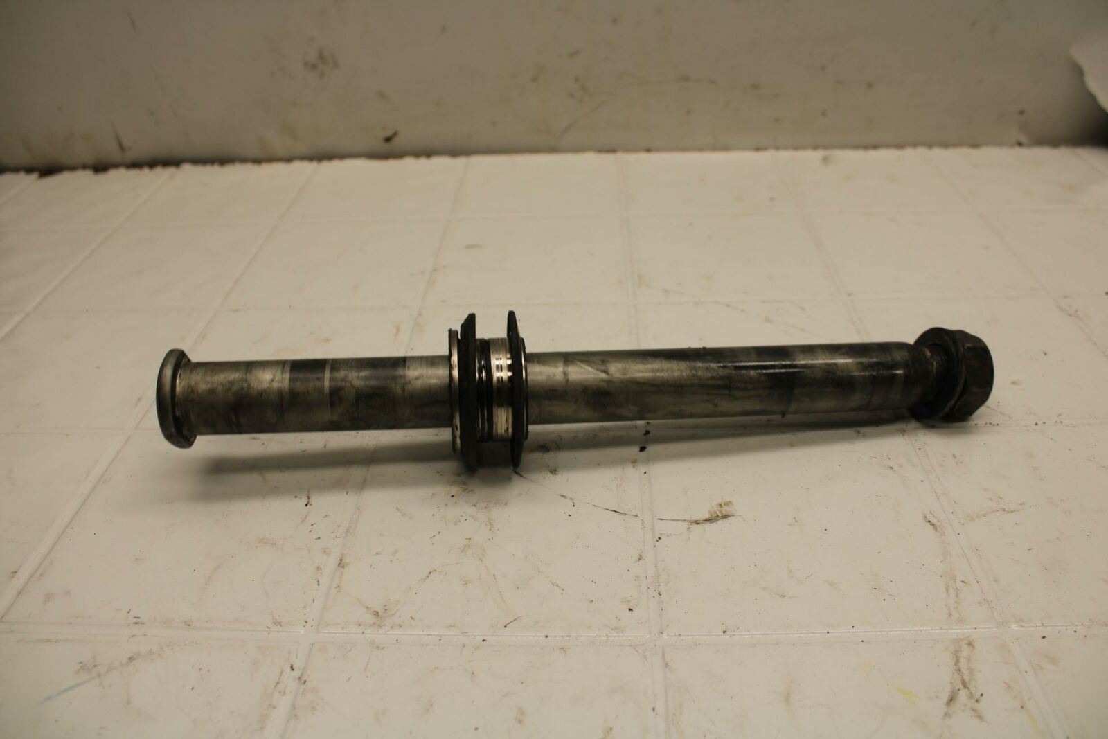 08-16 YAMAHA YZF R6 REAR AXLE BACK WHEEL RIM PIVOT BOLT AXEL BB406