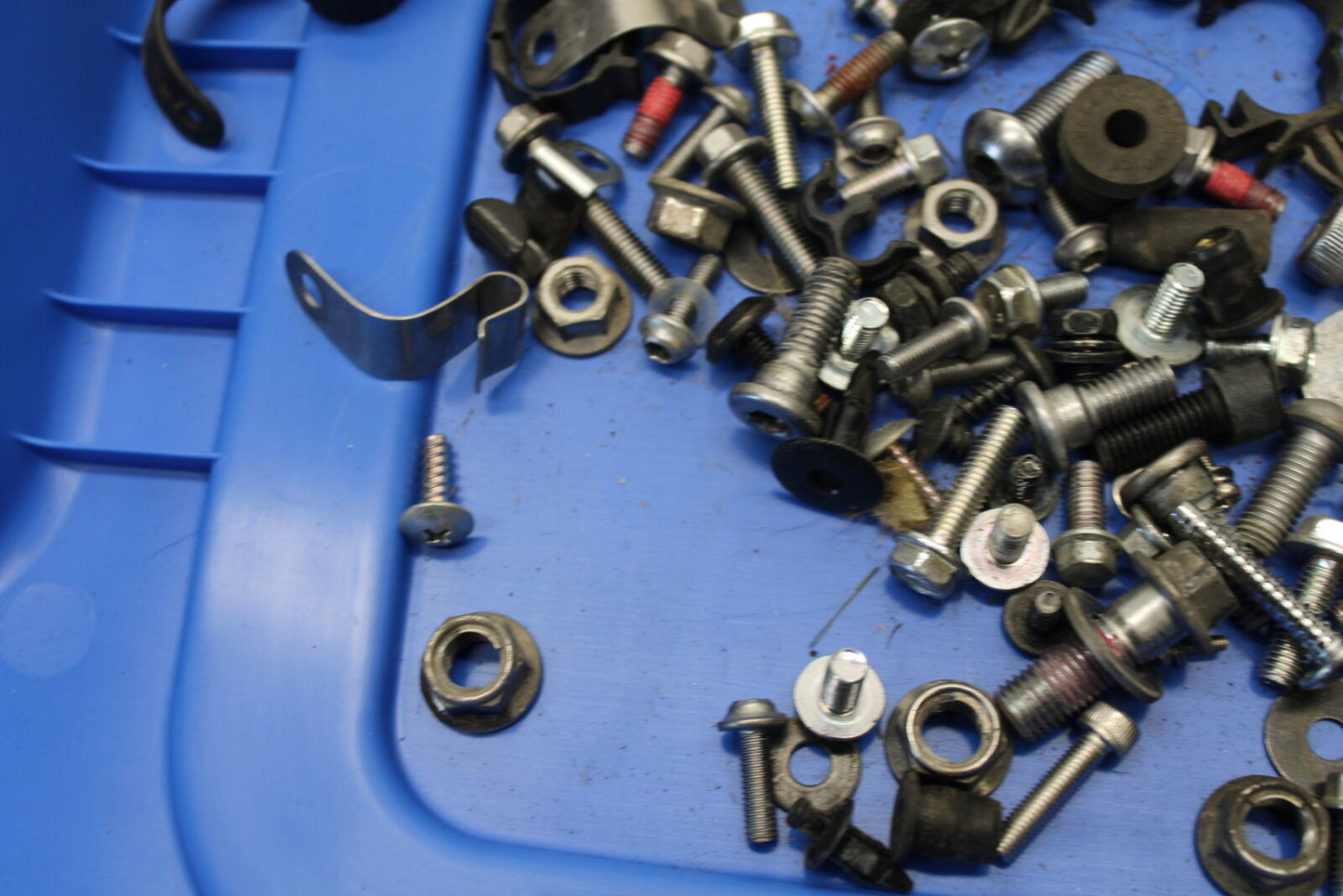 16 KAWASAKI NINJA ZX10R MISCELLANEOUS MOUNTING BOLTS HARDWARE MOTOR  BB650