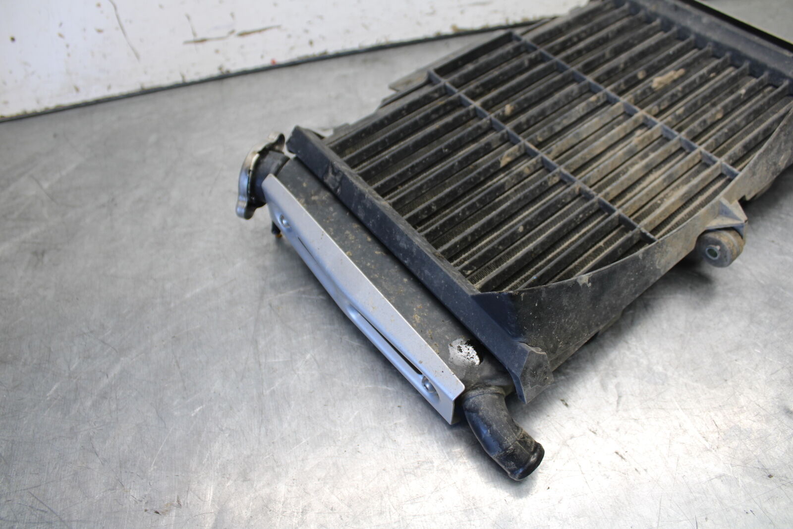 07-09 YAMAHA FZ6 ENGINE RADIATOR MOTOR COOLER RADIATER 4S8-12461-00-00 BB713