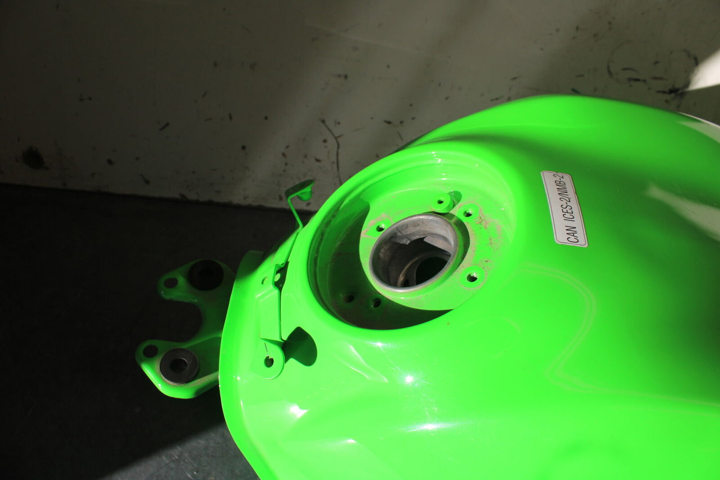 18-24 KAWASAKI NINJA 650 GAS TANK FUEL CELL PETROL RESERVOIR BB725