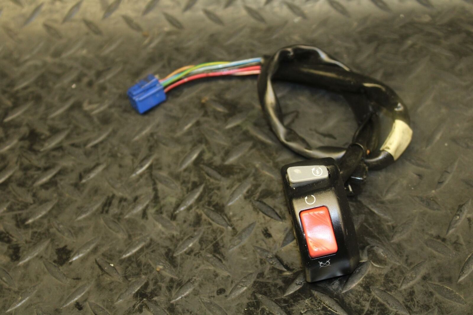 07 YAMAHA YZF R1 RIGHT CLIP ON HANDLE KILL OFF START SWITCH SWITCHES BB191