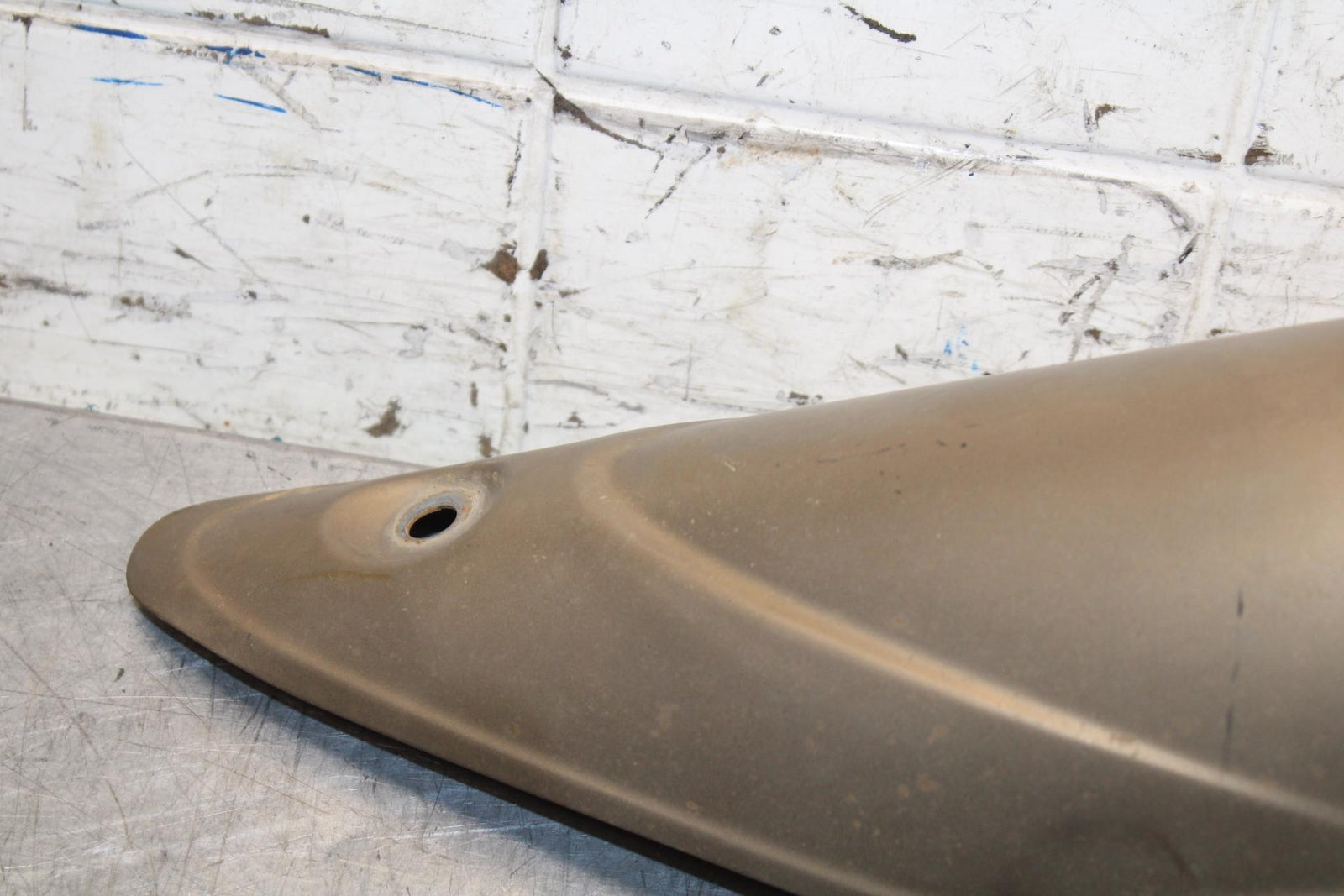 2015 Yamaha FZ09 REAR BACK MUFFLER EXHAUST PIPE COVER HEAT SHIELD GUARD BB69