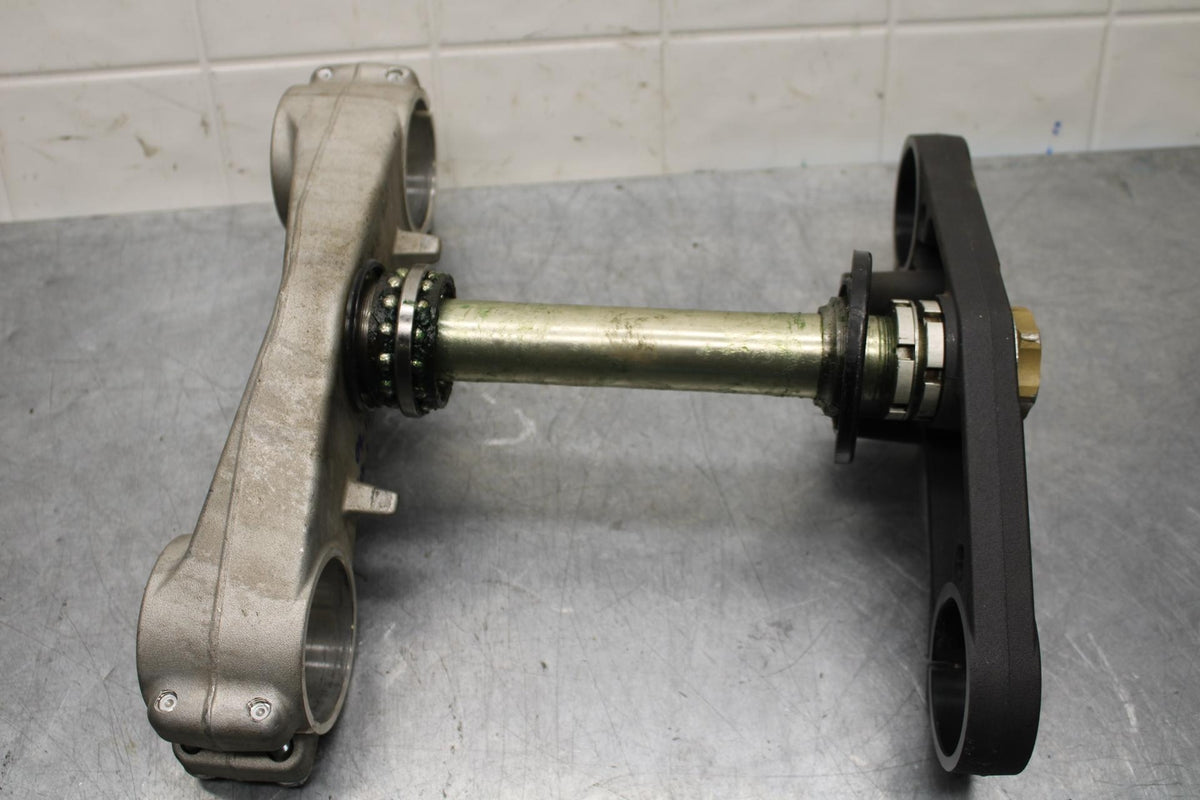 2009 to 2012 GSXR1000 FRONT LOWER AND UPPER TREES STEM BB582