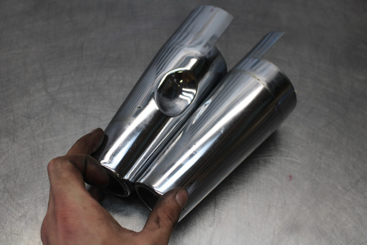 08 YAMAHA V STAR 1100 XVS1100AW CLASSIC FRONT FORK COVER TOP GUARD SHIELD BB916