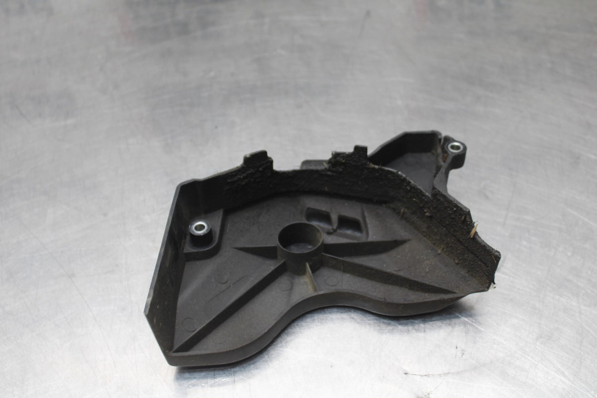 17-18 YAMAHA YZF R3 ENGINE SPROCKET COVER BB813