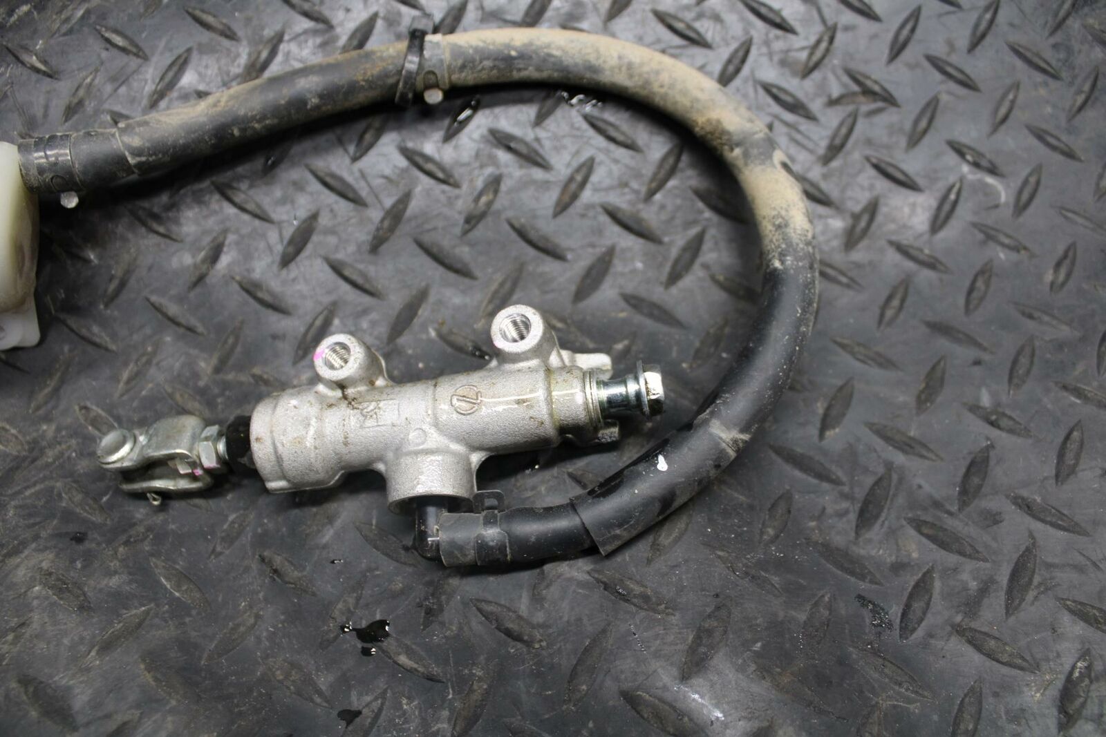 12-17 KAWASAKI NINJA 650 REAR BRAKE MASTER CYLINDER W RESERVOIR 43015-0559 BB211