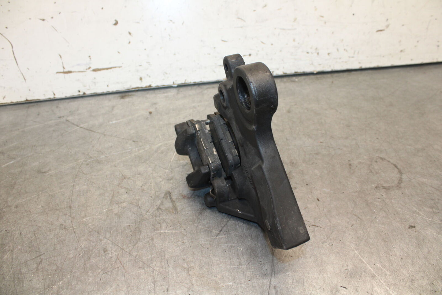 13-18 KAWASAKI NINJA ZX6R REAR BACK BRAKE CALIPER W MOUNT BRACKET BB682