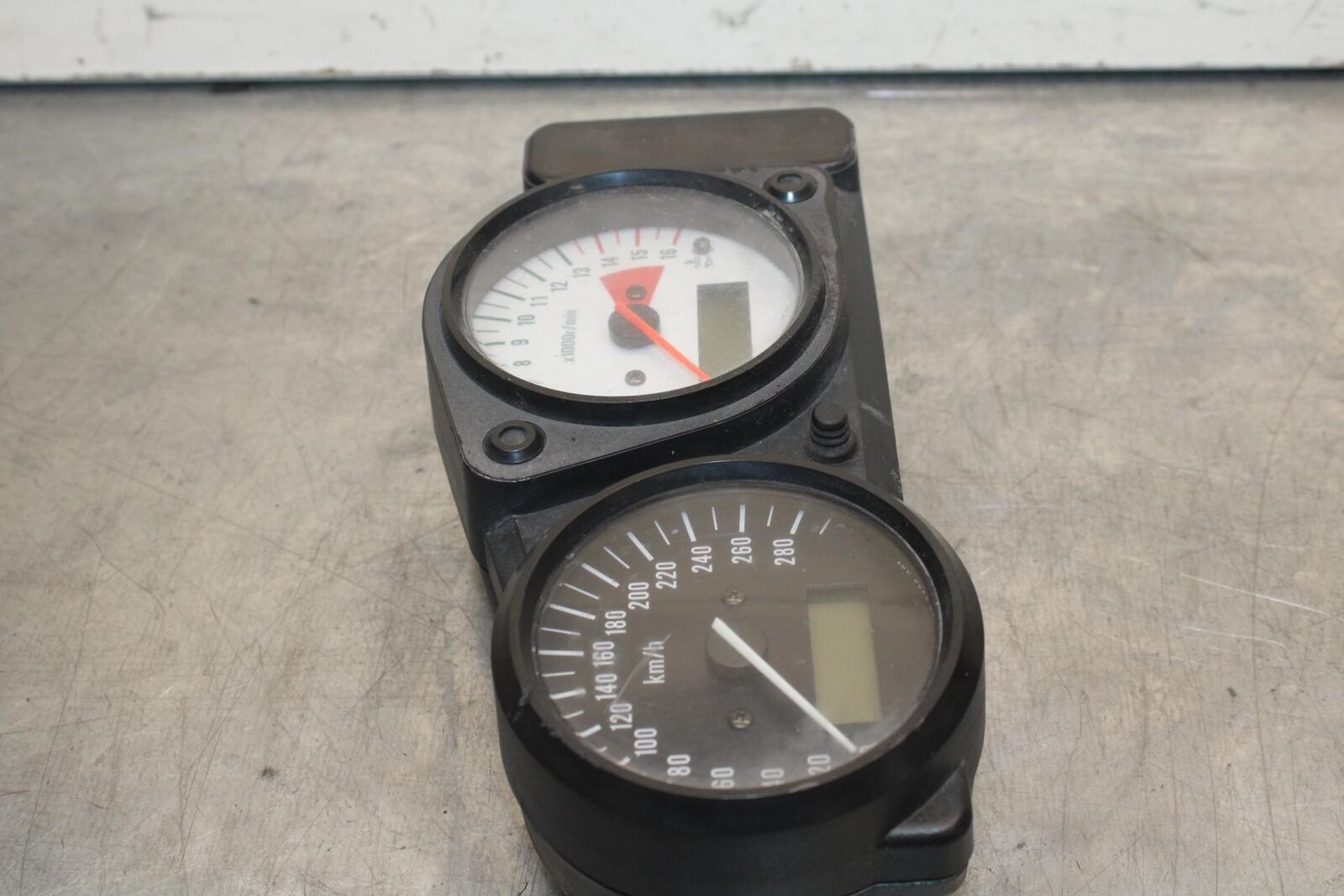 1999 Suzuki GSXR600 SPEEDO TACH GAUGES DISPLAY CLUSTER SPEEDOMETER  BB608