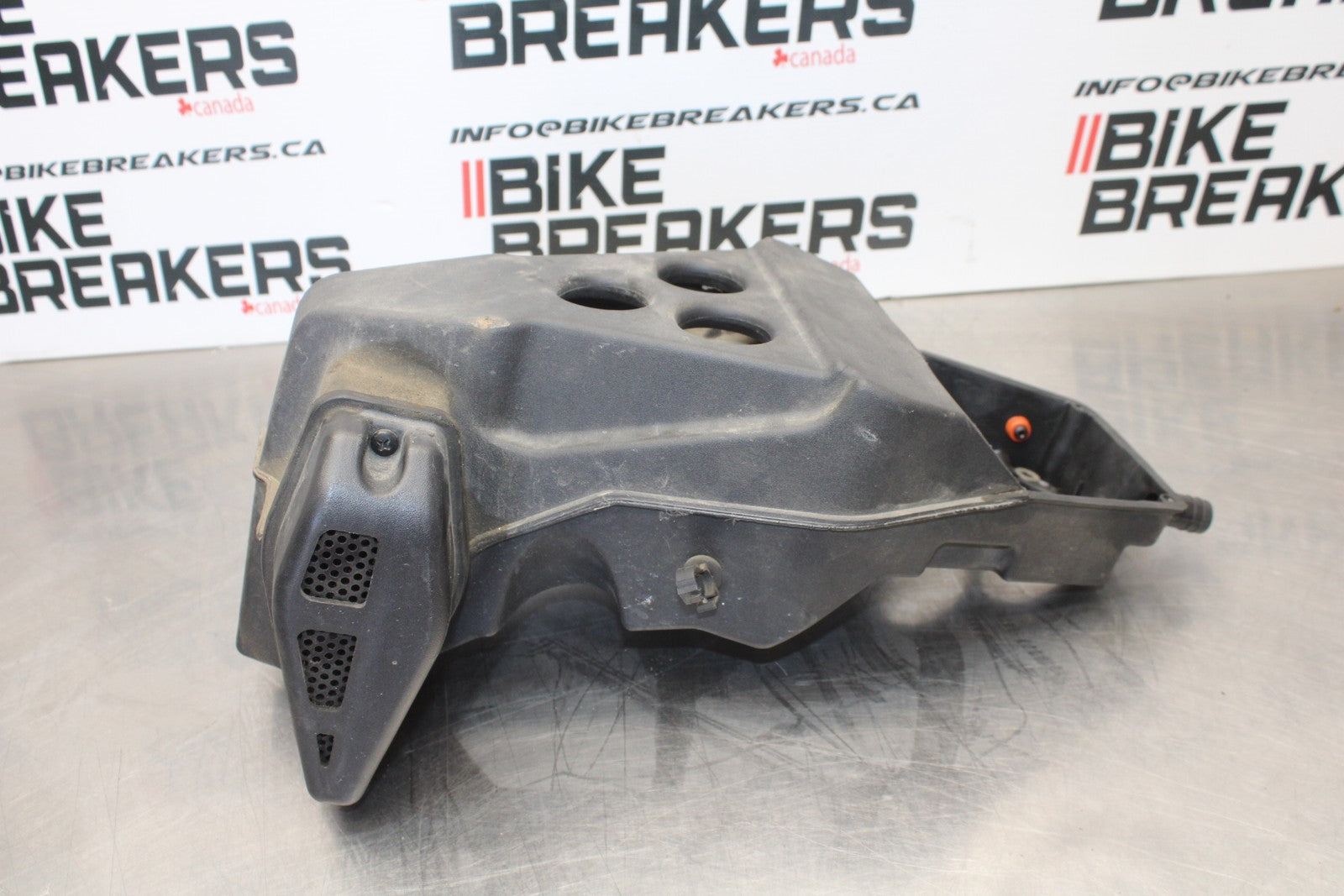05-06 VICTORY KINGPIN DELUXE AIRBOX AIR INTAKE FILTER BOX BB195