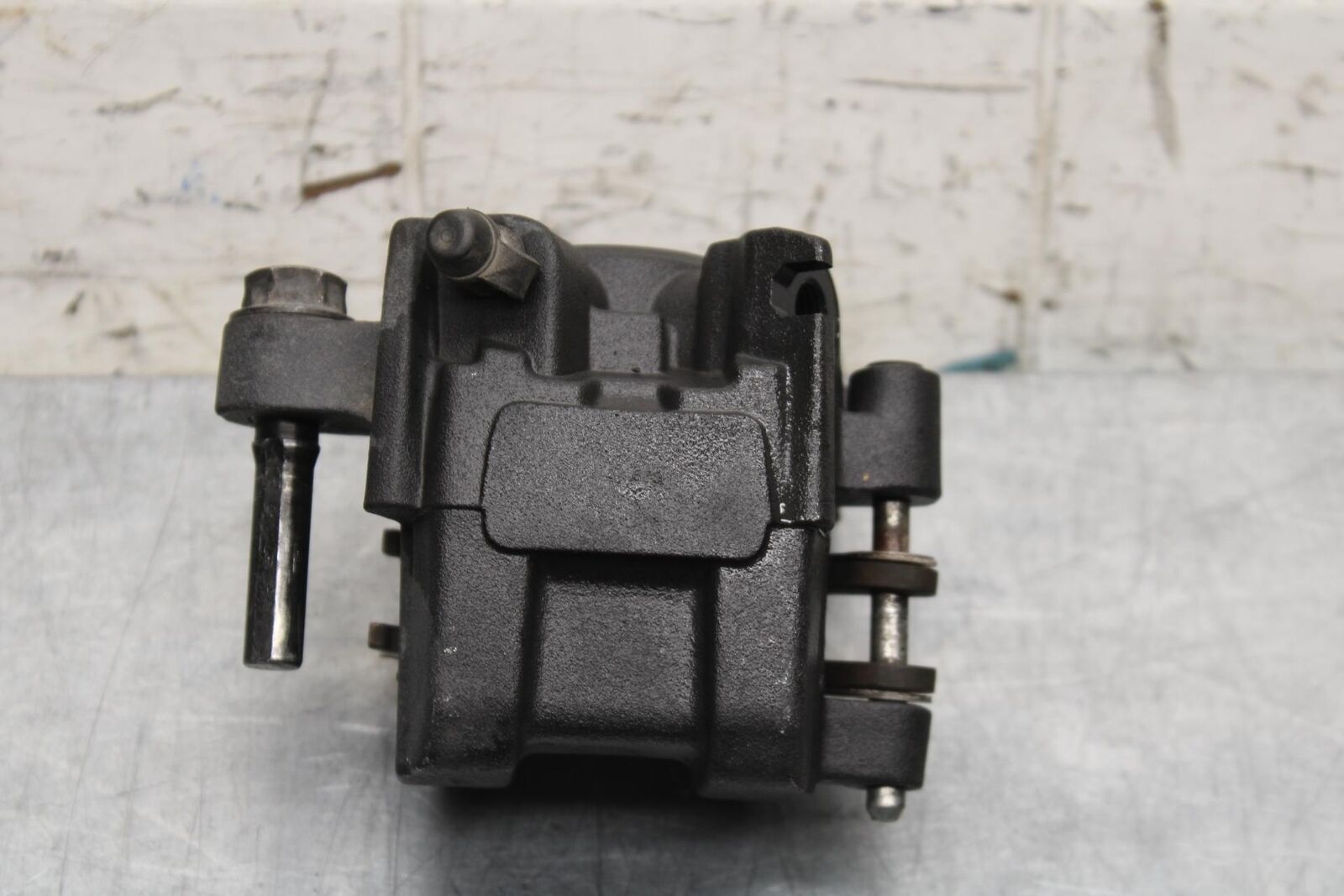 2012 Yamaha FZ8 REAR BACK BRAKE CALIPER 39P-2580W-00-00 BB550