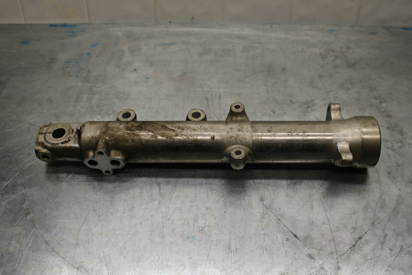 85 YAMAHA RZ500 LEFT FRONT FORK SHOCK SUSPENSION TUBE BODY BB27