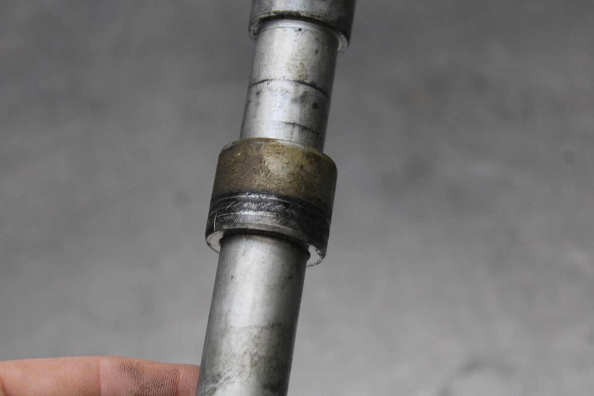 98-05 HONDA SUPER HAWK 1000 VTR1000F FRONT WHEEL RIM AXLE PIVOT BOLT BB924